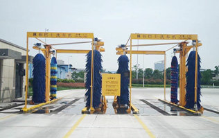 巴士、公交車用電腦洗車機，采用電腦控制，自動化程度高