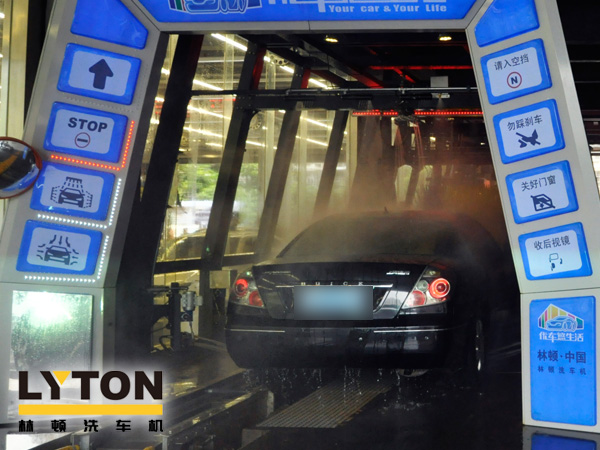 FX11隧道式連續性電腦洗車機為汽車維修店、汽車美容店更佳選擇產品