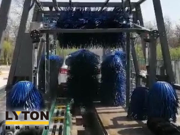 林頓電腦洗車機走進大西北——甘肅隴西富源加油站FX-11-11十一刷隧道式連續洗車機交付