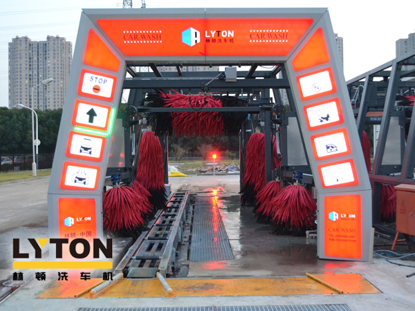 購買電腦洗車機對無序低價銷售戰(zhàn)略說NO！必然售后服務(wù)無從談起，設(shè)備問題不斷，車主體驗度差...