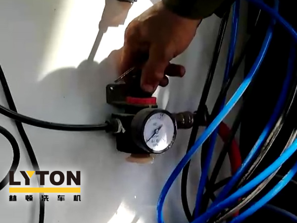 維保備忘——洗車機(jī)空壓機(jī)2-3天排水一次,否則會引出大問題,林頓電腦洗車機(jī)提醒