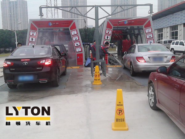 高效、節水、降低經營成本等諸多優勢,選購一臺電腦洗車機價格需多少錢?