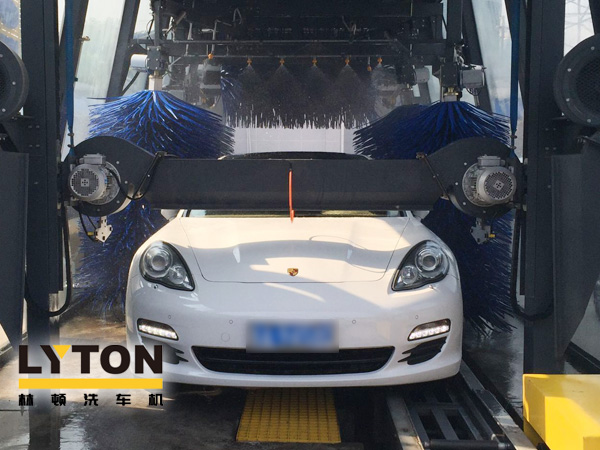 高效快捷,安全可靠!林頓FX11電腦洗車機高端車型清洗!