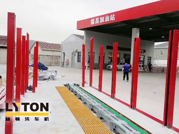 全自動一站式服務洗車！武進耀昌加油站fx80林頓電腦洗車機安裝中！操作方便快捷！