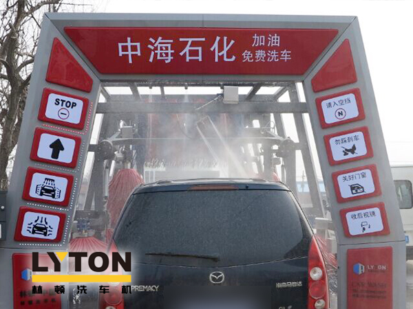 全自動洗車機安裝場所之加油站!提升油站高品質服務的企業形象，有利于口碑傳播！