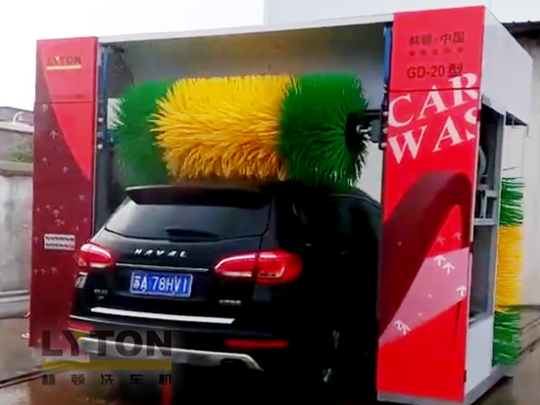 往復(fù)式結(jié)構(gòu)設(shè)計(jì)，場(chǎng)地適應(yīng)性強(qiáng)！林頓GD-20型龍門往復(fù)式全自動(dòng)洗車機(jī)作業(yè)視頻